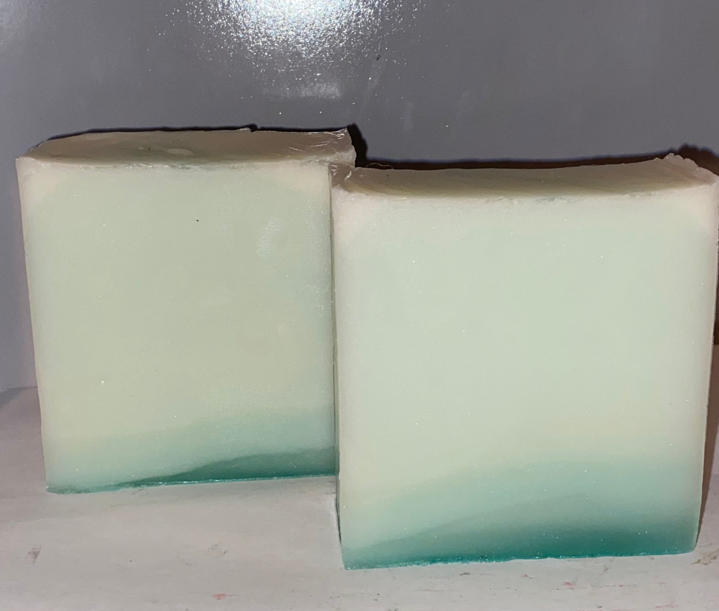 Green Alkaline/ Masculine scent